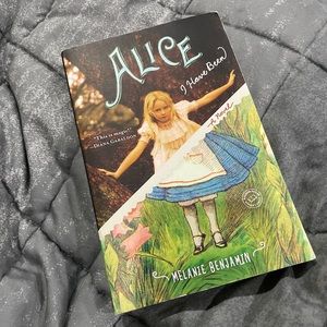 Alice I Have Been by Melanie Benjamin (Historical Fiction Novel) Paperback
